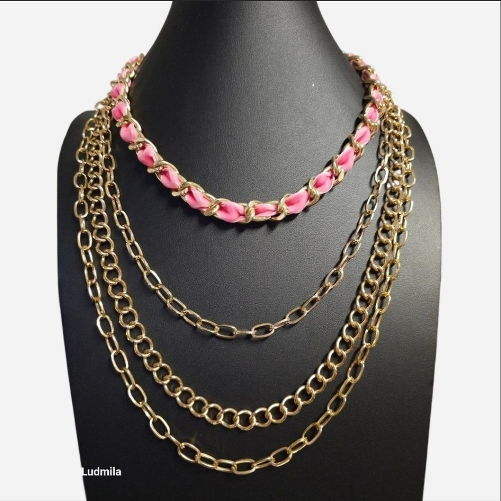 2 gold-toned chain‎ necklaces